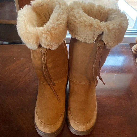 🦊Ugg great condition. Perfect and durable winter boot. Comfortable to wear. - Picture 10 of 11